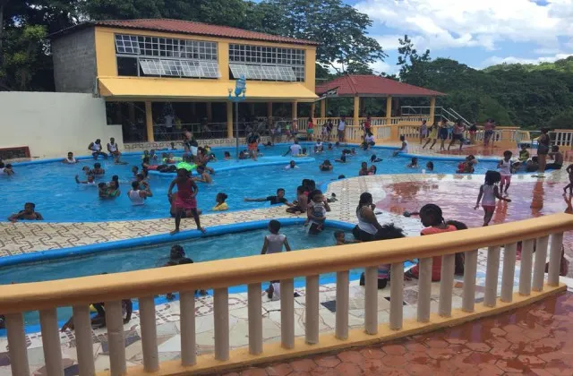 Vacacional Piedra Blanca Bonao pool